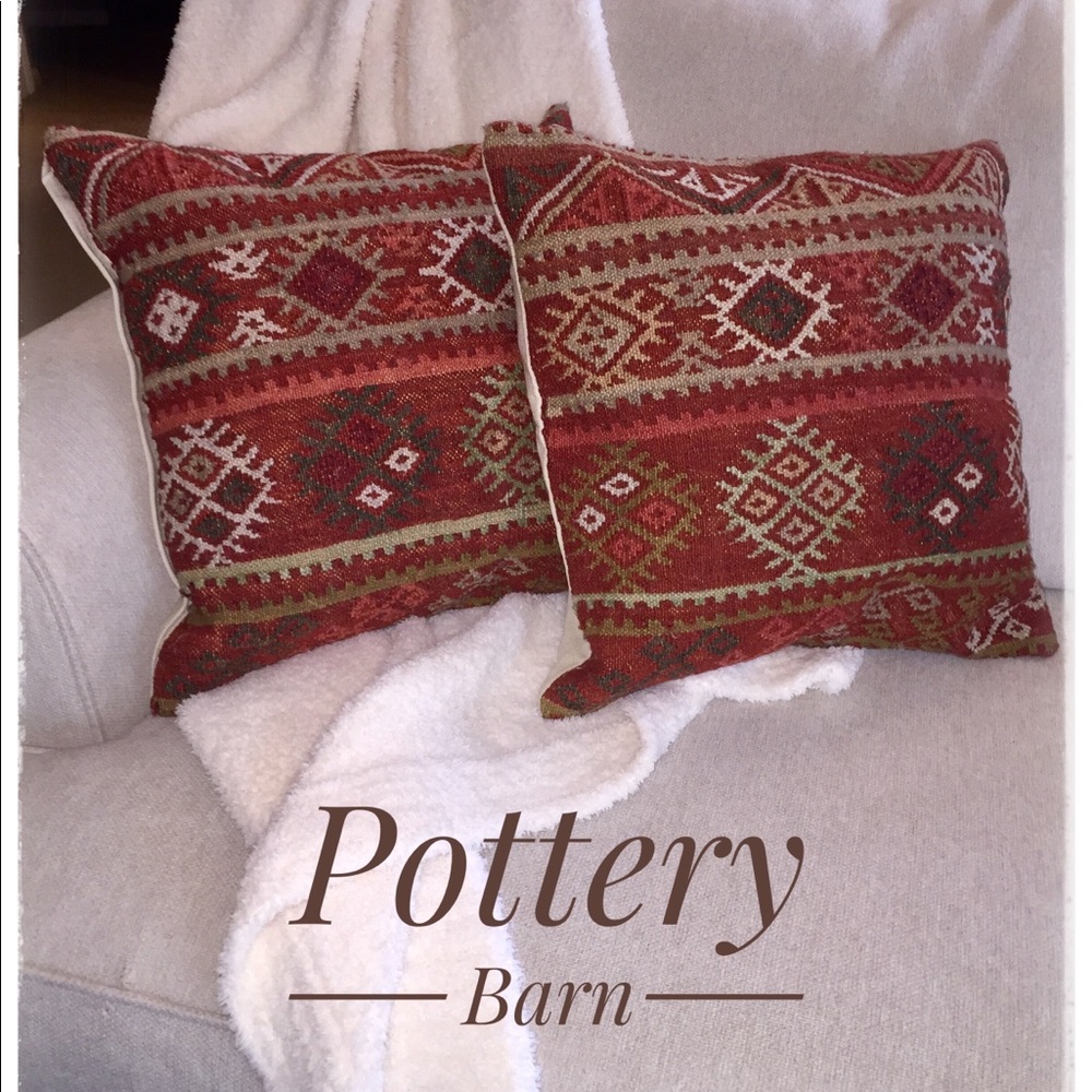 ❤️ Set of two Vintage Pottery Barn pillow covers!